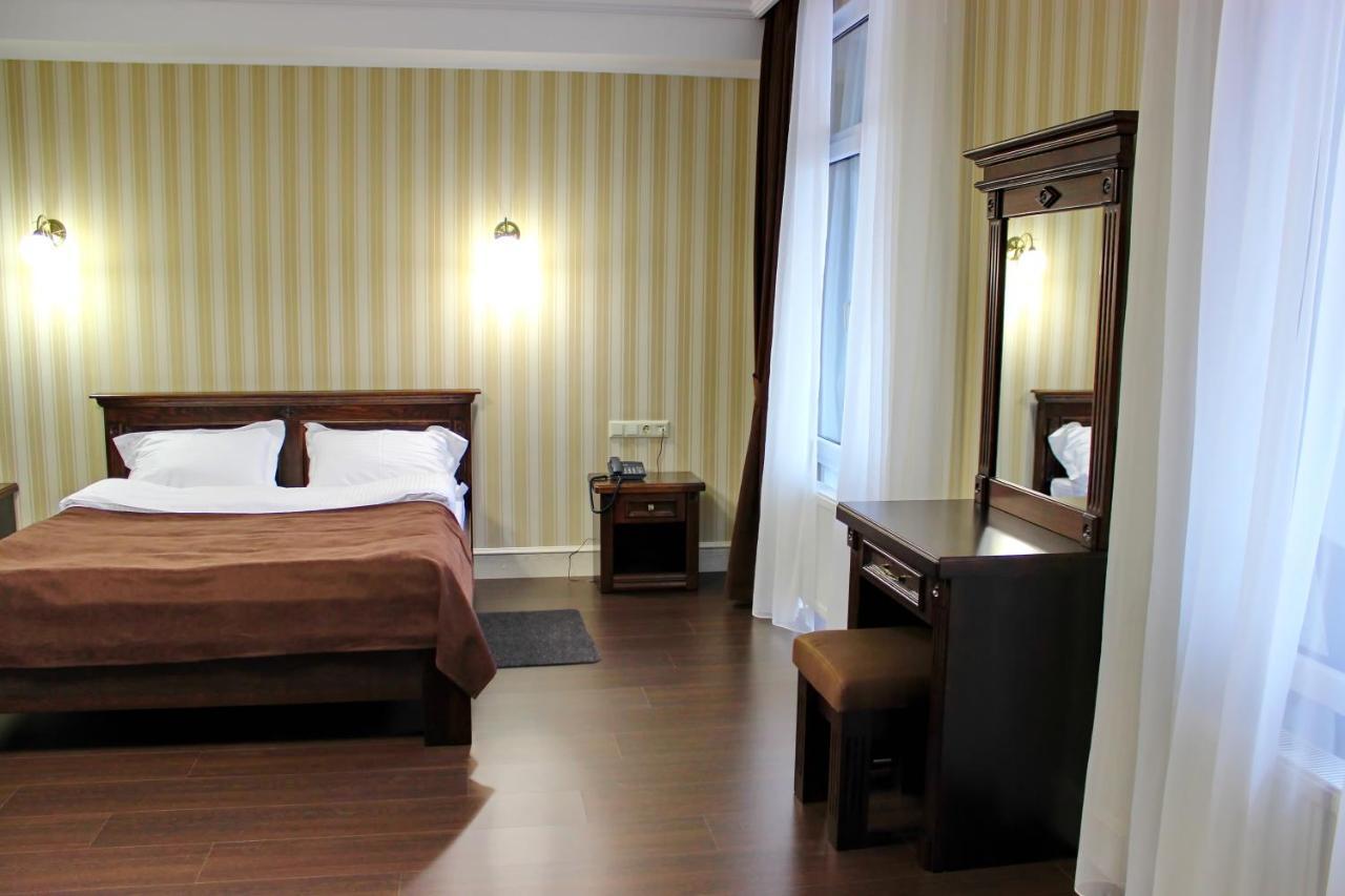 Tarashany Georg Park Hotel מראה חיצוני תמונה
