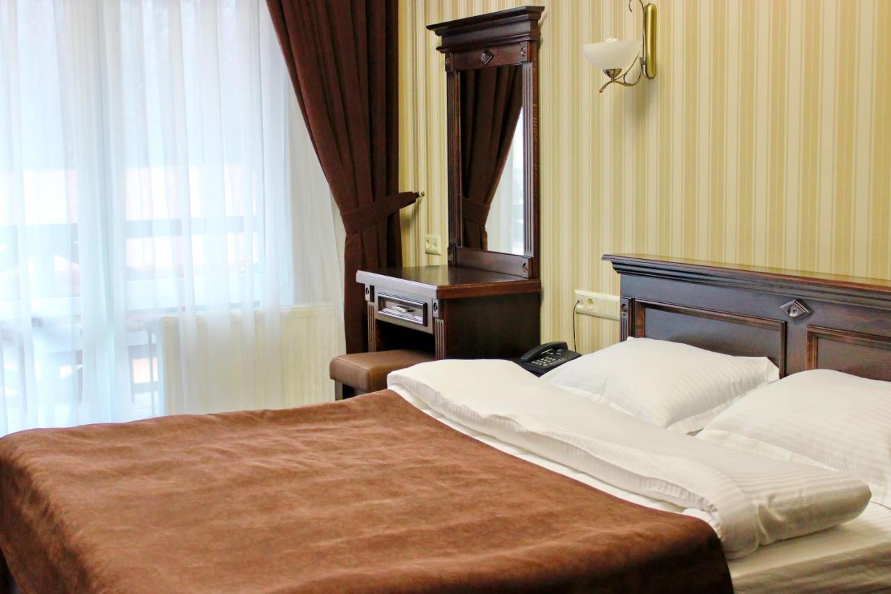 Tarashany Georg Park Hotel מראה חיצוני תמונה