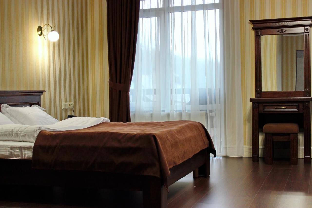 Tarashany Georg Park Hotel מראה חיצוני תמונה