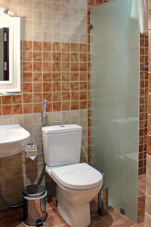 Tarashany Georg Park Hotel מראה חיצוני תמונה