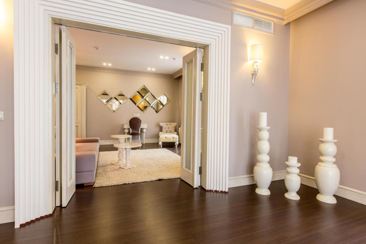 Tarashany Georg Park Hotel מראה חיצוני תמונה