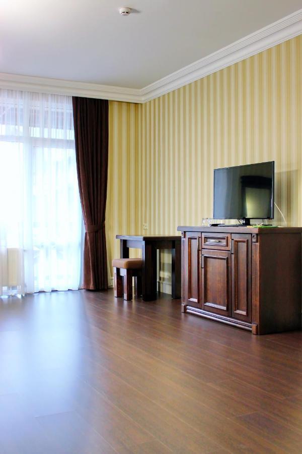 Tarashany Georg Park Hotel מראה חיצוני תמונה
