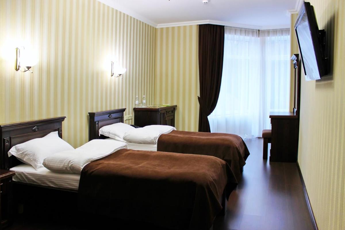 Tarashany Georg Park Hotel מראה חיצוני תמונה